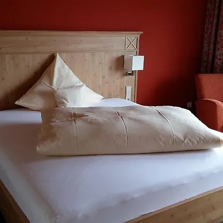 & Restaurant Krone Hotel